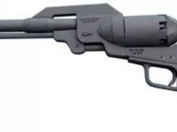 Space Pirate cosmo gun prop