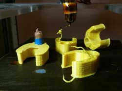 Z-axis floating-nut-arrester