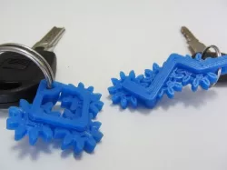 Keychain with rotateable gears