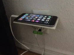 IPHONE 6 PLUS - Plug & Phone Holder