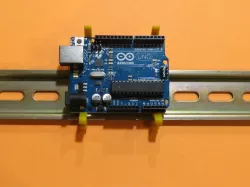 Arduino DIN rail clip & bumper