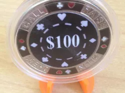 Poker chip holder