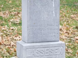 Lassesen Grave Monument