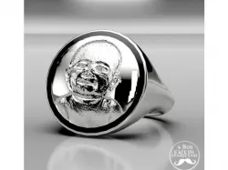 Portrait in a Ring [tacky but fancy...]