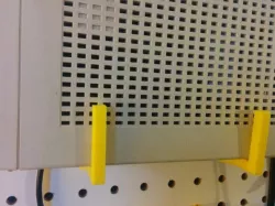 Peg for amplifier