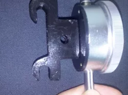Vertical dial indicator support for i3 derivates