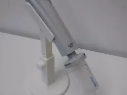 Height adjustable pipette stand