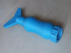 Cake design sugar paste extruder tool