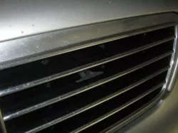 Engine bonnet unlocker for Mercedes 220 CDI