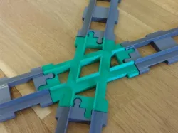 Duplo train compatible cross track / crossing