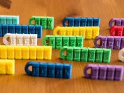 Customizable Bookshelf Keychain