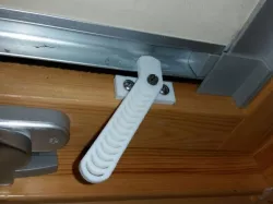 locking shutter