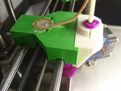 Auto bed leveling using piezo discs