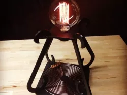 Wirelessly Powered Tesla Desk Lamp