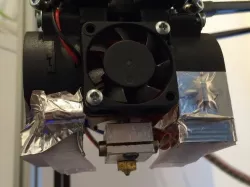 Kossel mini e3d v6 clip with mounting holes for 40x40x20 blowers and shroud.