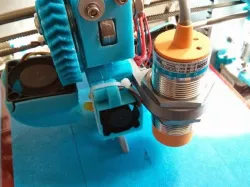 Parametric proximity sensor mount for Wade L3K Extruder