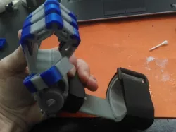 3D prostetic Hand with flexible joints not screws or springs