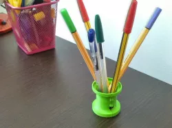 Simple and modular penholder