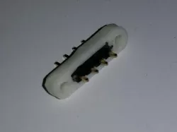 Customizable pin header retainer (straight)
