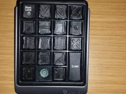 Oculus Rift tactile keyboard tops