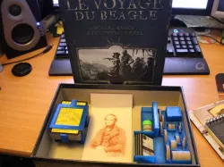Robinson Crusoe : Voyage of the Beagle game organizer