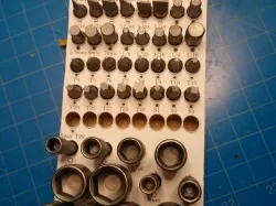 Customizable *non-3D-printed* 1/4" bit holder