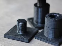Adjustable feet for leveling