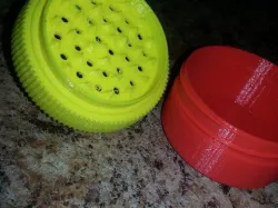 Herb grinder with a catcher