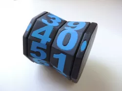 Ratcheting Spin-Down Life Counter
