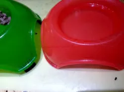 Feed bowl lifter