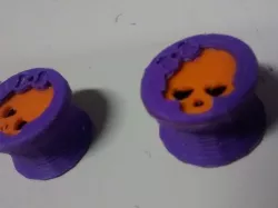 Skull Girl ear expansor