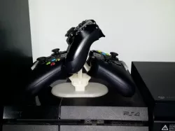 controller Support: two xbox and one ps4