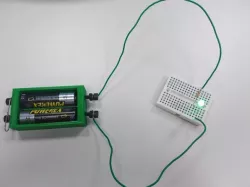 Parameterized battery pack with contacts (m4 screws and nuts)