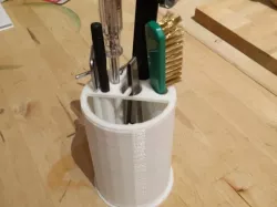 Rotating tool deskstand