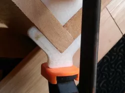 Corner clamps