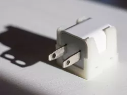 Apple Cube USB Charger Bracket