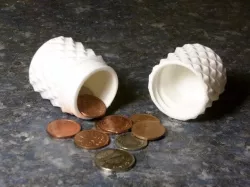 Knurled Capsule