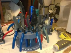 Tool Carousel Remix V_2 with rotating base