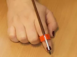 OT student project : Brush stand ring / Projet étudiant en ergothérapie : bague support de pinceau