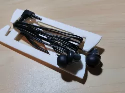 Earbud Holder