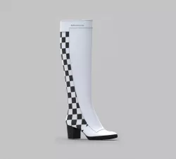 Various shoe models available (boots, sandals, pumps etc)