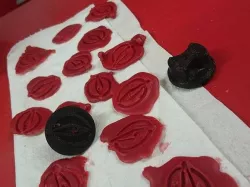 Compass buffer seal wax