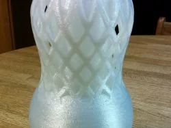 LatticeLamp1