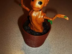 SOLAR dancing GROOT