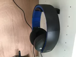 Headphones holder