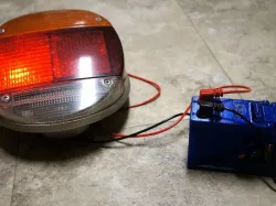 12V 8AA Portable Power Pack