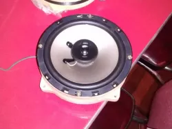 Alfa 147 and 156 speaker mount