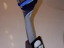 Razor Stand