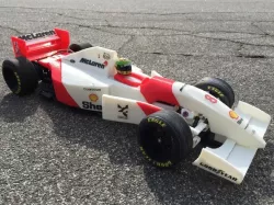 RS-01 Ayrton Senna’s 1993 McLaren MP4/8 Formula 1 RC Car