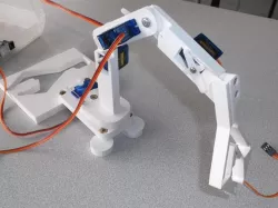RoboTES bras main pince robot arm simple cheap bot